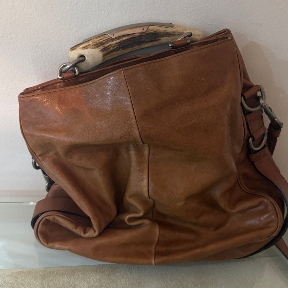 Yves Saint Laurent Horn bag Tan and Brown Leather Interior